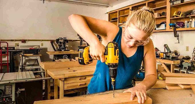 Woodworking: How To Make Money. Earn CASH With Your Hobby